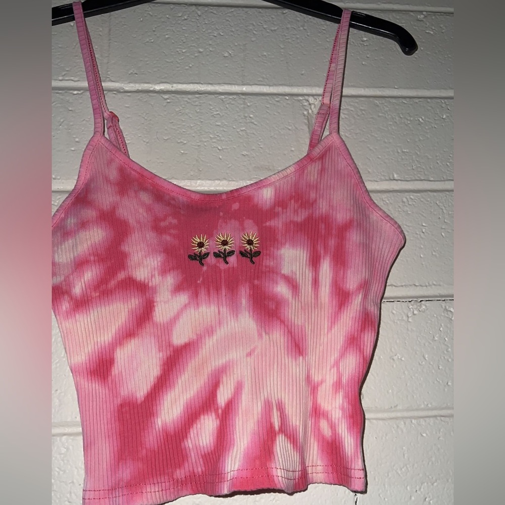 bleach dyed flower embroidered tank